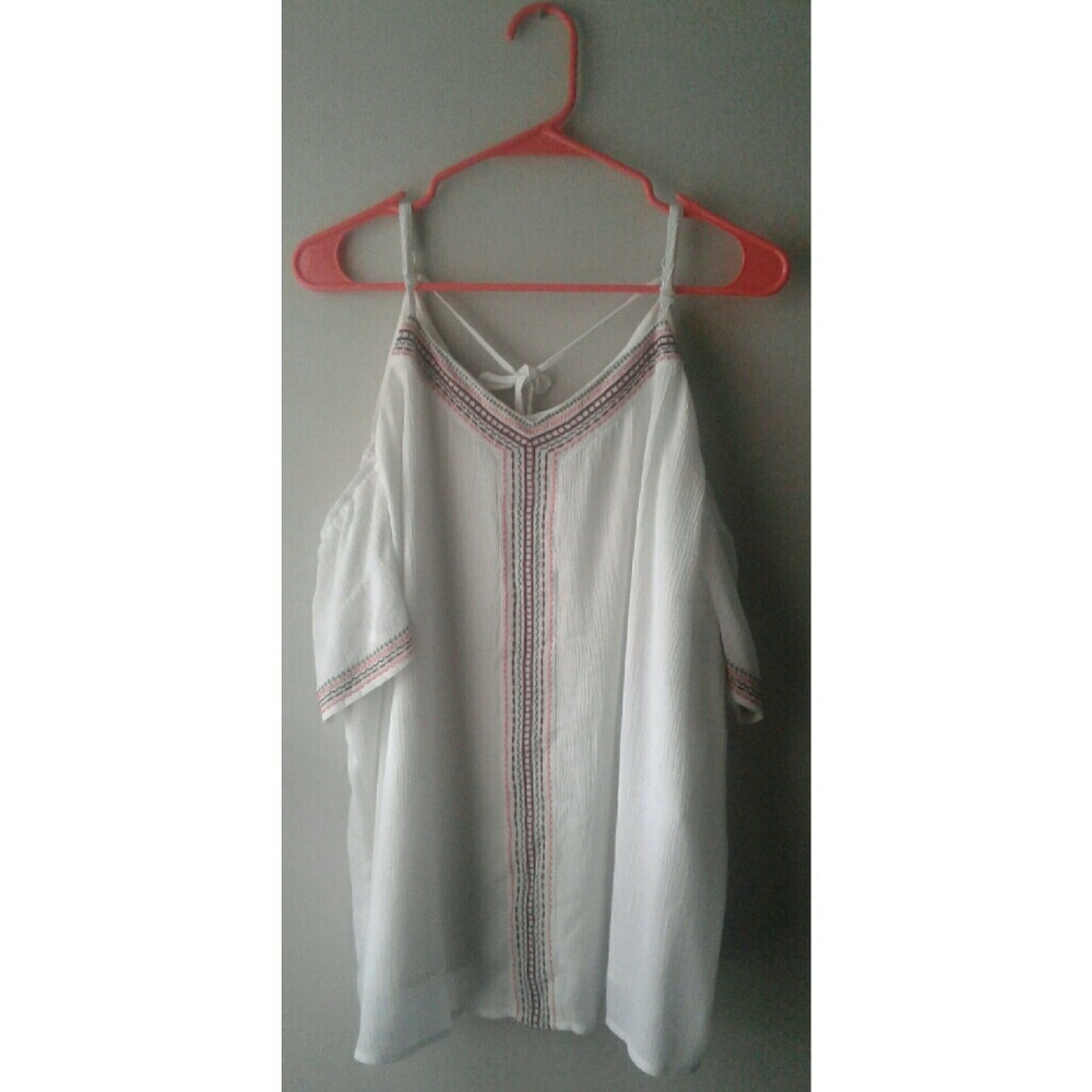CATO | White Cold Shoulder V-Neck Shirt